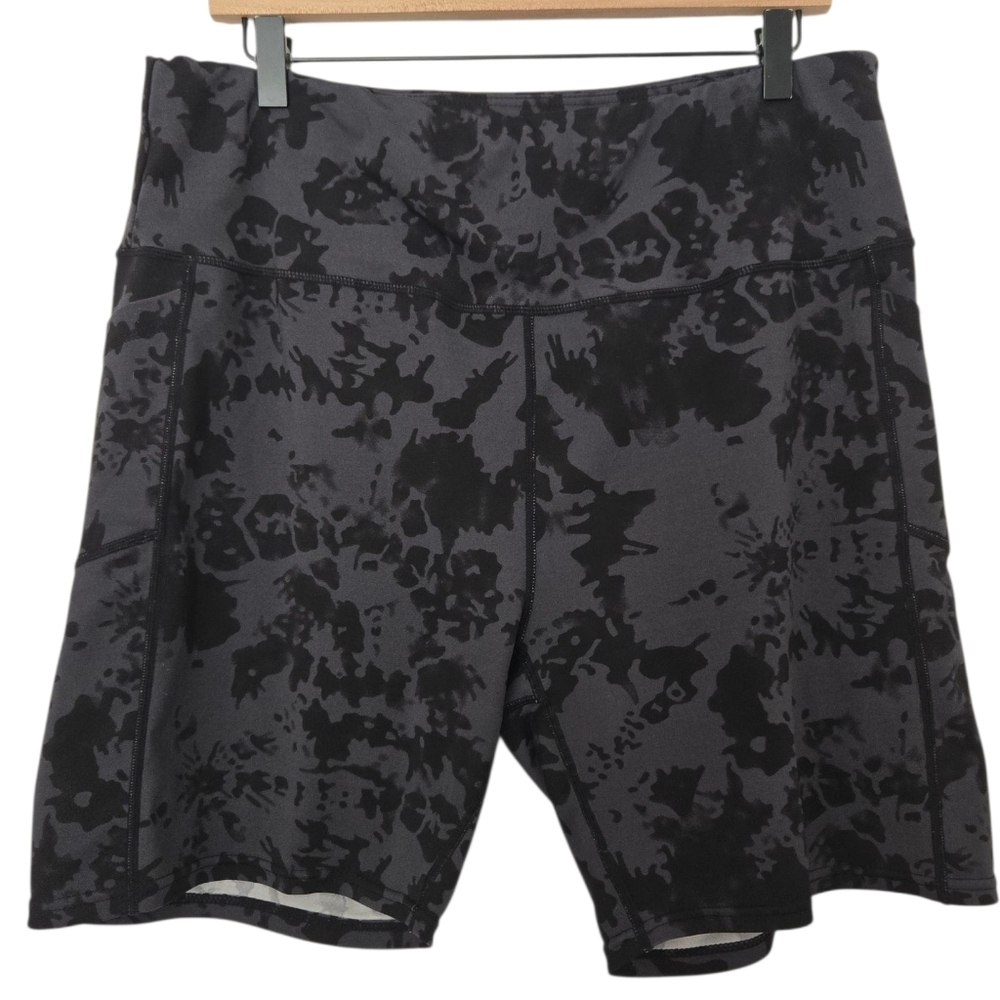 0 To 5 Gray and Black Patterned Shorts Size 3x
